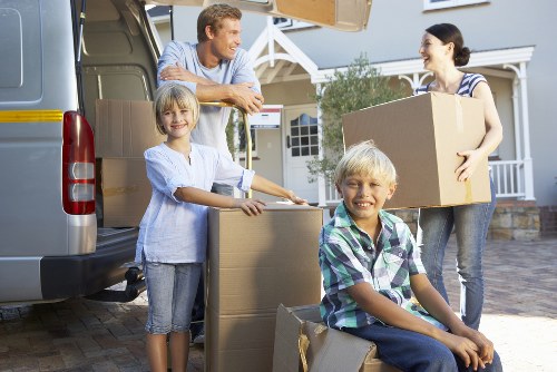 Local moving van and removals support around Bigginhill